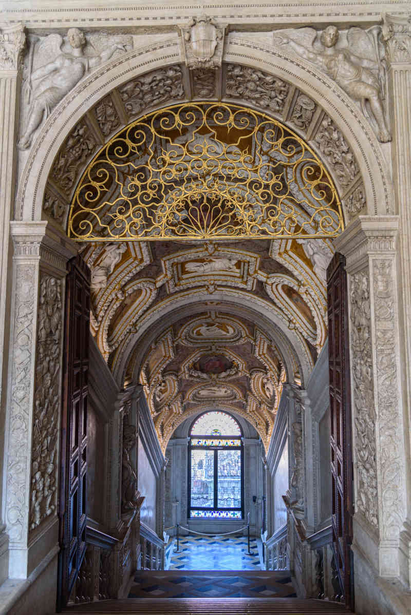 Italia - Venecia 056 - palacio Ducal - la Escalera de Oro.jpg